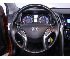 Hyundai i30 1,6 CRDi 81kW CZ Klima - 15
