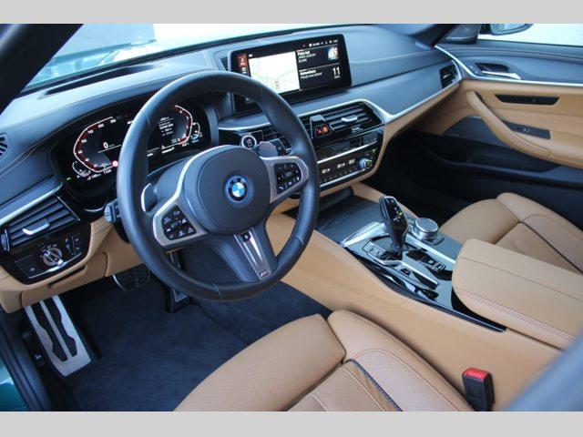 BMW Řada 5 530e xDrive Touring-313
