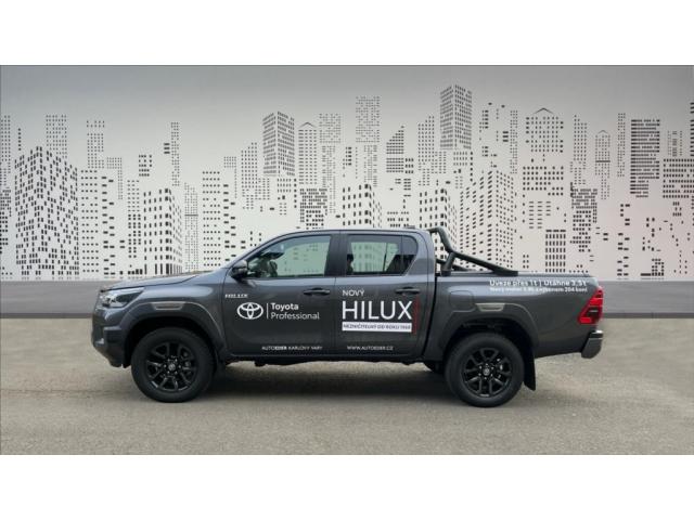 Toyota Hilux 2,8 Double Cab 4x4 Invincible-13