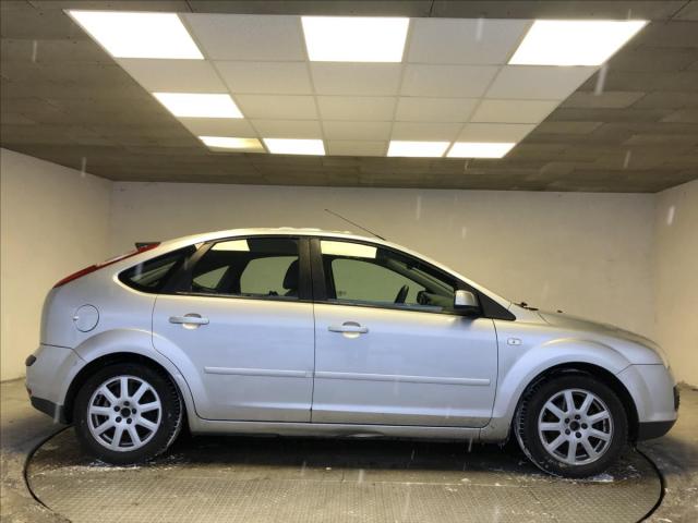 Ford Focus 1,6 16V Duratec Trend-725