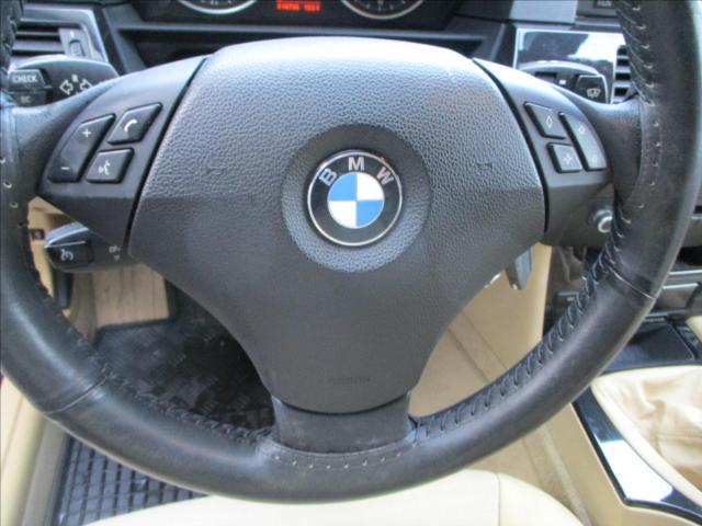BMW Řada 5 3,0 525d  XENONY,TAŽNÉ ZAŘÍZENÍ-1230