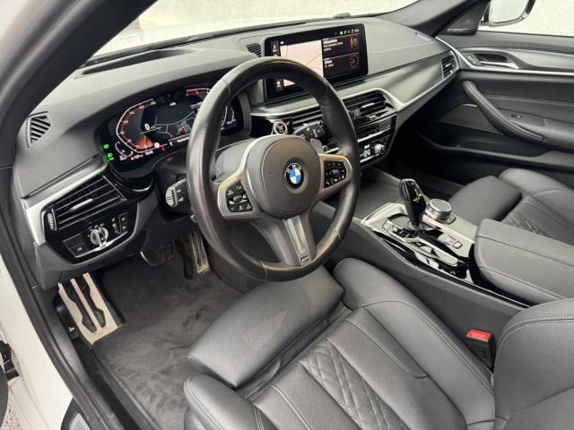 BMW Řada 5 530d xDrive Touring-316