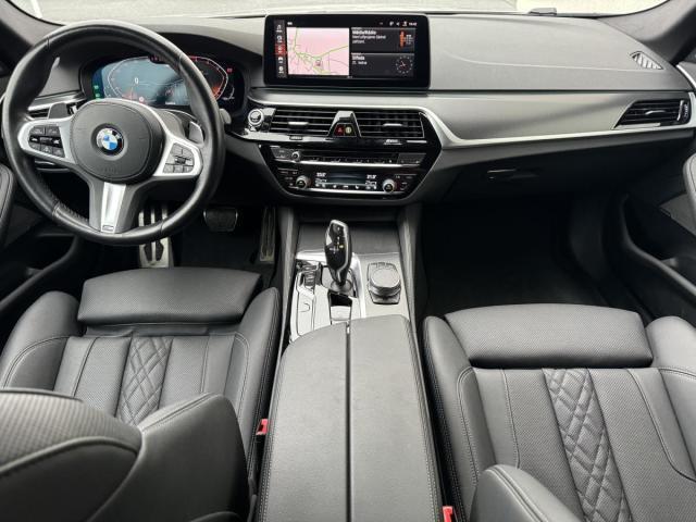 BMW Řada 5 530d xDrive Touring-616