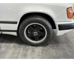 Mercedes-Benz Třídy E 2,6   W124 260E NÁDHERNÝ STAV !