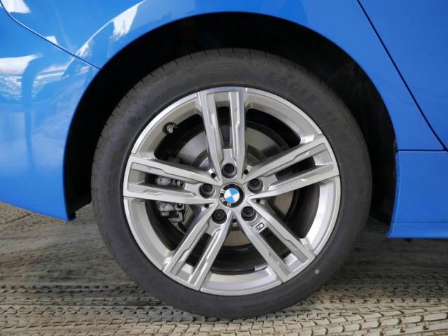 Exkluzivní BMW 120i M-Sport 2.0 v typicky modrém provedení. Možnost odpočtu DPH!-812