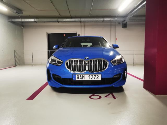 Exkluzivní BMW 120i M-Sport 2.0 v typicky modrém provedení. Možnost odpočtu DPH!-1112