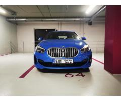 Exkluzivní BMW 120i M-Sport 2.0 v typicky modrém provedení. Možnost odpočtu DPH!