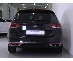 Volkswagen Passat 2,0 TDi DSG R-Line TAŽNÉ ČR
