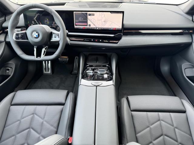 BMW Řada 5 520d xDrive Sedan-617