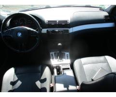 BMW Řada 3 3,0 330d Touring Aut. po STK - 11