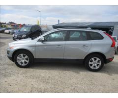 Volvo XC60 2,4 D4 120kw AWD Geartronic - 2