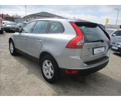 Volvo XC60 2,4 D4 120kw AWD Geartronic - 3