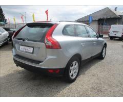 Volvo XC60 2,4 D4 120kw AWD Geartronic - 4