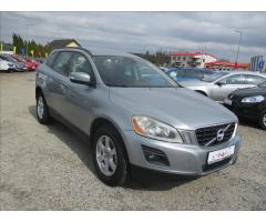 Volvo XC60 2,4 D4 120kw AWD Geartronic - 6