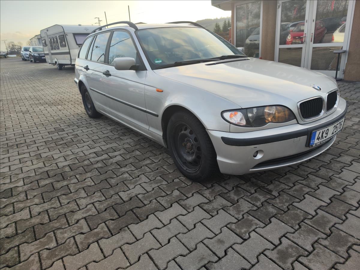 BMW Řada 3 2,0 318i Touring - 1