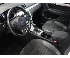 Volkswagen Passat 3,6 FSI 299k 4Motion DSG UNIKÁT! - 11