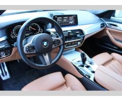 BMW Řada 5 530d xDrive Touring Mpaket - 4
