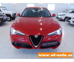 Alfa Romeo Stelvio - 12