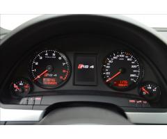 Audi RS 4 4,2 TFSi 309kW V8 Q EXCLUSIVE - 13