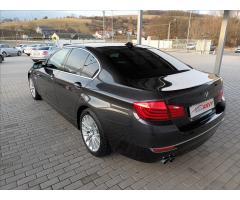 BMW Řada 5 2,0 520d xDrive Luxury Line - 8