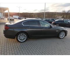 BMW Řada 5 2,0 520d xDrive Luxury Line - 13