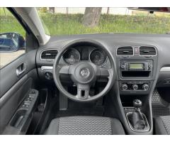 Volkswagen Golf 1,6 TDi  Serviska,Tažné,Klima - 14