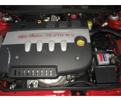 Alfa Romeo 147 1,9 JTD 103 kW, Serviska - 21