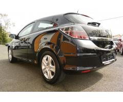 Opel Astra 1.6i16v GTC 85kW 50tis km - 40