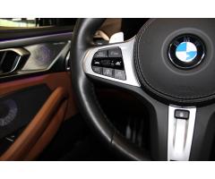 BMW Řada 8 840i xDrive coupe B&W/Carbon - 18