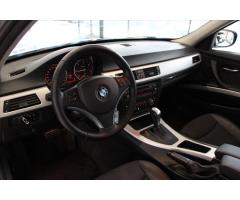 BMW Řada 3 E91 LCI 320d xDrive Touring - 9