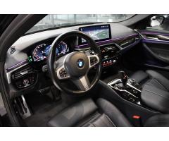 BMW Řada 5 530d xDrive M-Sport Touring - 9