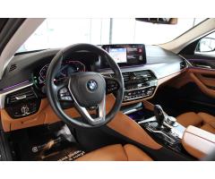 BMW Řada 5 530d xDrive Lux. Line DAP/Pano/ALed - 9