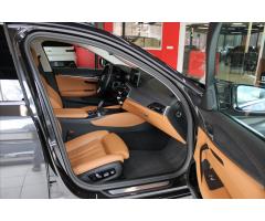 BMW Řada 5 530d xDrive Lux. Line DAP/Pano/ALed - 37