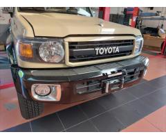 Toyota Land Cruiser 4,0 V6 5MT VX  GRJ71 3D 70Th Anniversary - 5