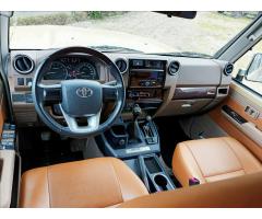 Toyota Land Cruiser 4,0 70"th Anniversary - 12