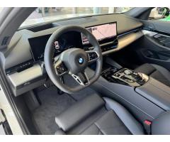 BMW Řada 5 520d xDrive Touring - 6