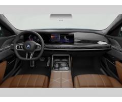 BMW Řada 7 i7 xDrive60 Sedan - 3
