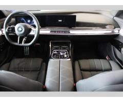 BMW Řada 7 i7 xDrive60 Sedan - 8