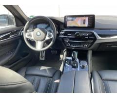 BMW Řada 5 540i xDrive Touring Laser 360c - 10