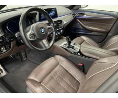 BMW Řada 5 M550d xDrive Touring - 4