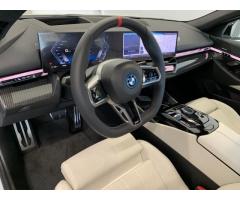 BMW Řada 5 i5 M60 xDrive Sedan - 6