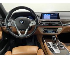 BMW Řada 7 745Le xDrive sedan - 6