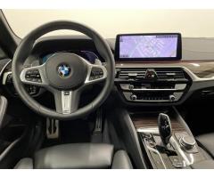BMW Řada 5 540i xDrive Touring - 7