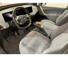 BMW iX xDrive40 Harman Kardon - 6