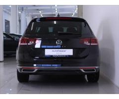 Volkswagen Passat 2,0 TDi DSG Elegance ČR 22tkm. - 4