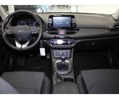 Hyundai i30 1,6 CRDi Smart KAM. 150tkm. - 8