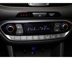 Hyundai i30 1,6 CRDi Smart KAM. 150tkm. - 14