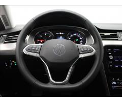 Volkswagen Passat 2,0 TDi DSG Eleg.2023 Nový vůz! - 9