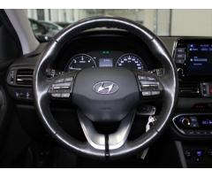Hyundai i30 1,6 CRDi Smart KAM. 132tkm. - 9