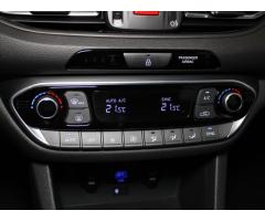 Hyundai i30 1,6 CRDi Smart KAM. 109tkm. - 14